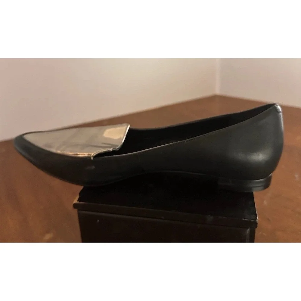 Nine West Pointed‎ Black Metallic Silver Flat Shoes Size 8.5 Dressy Professional